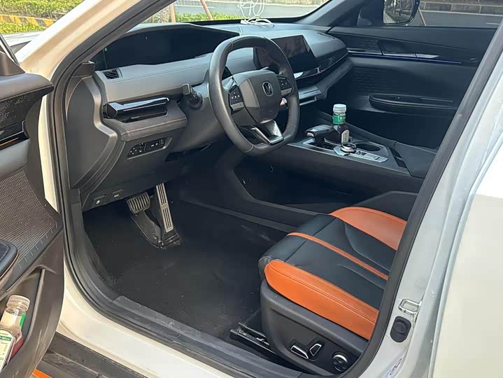 Фото 8 - Changan UNI-V