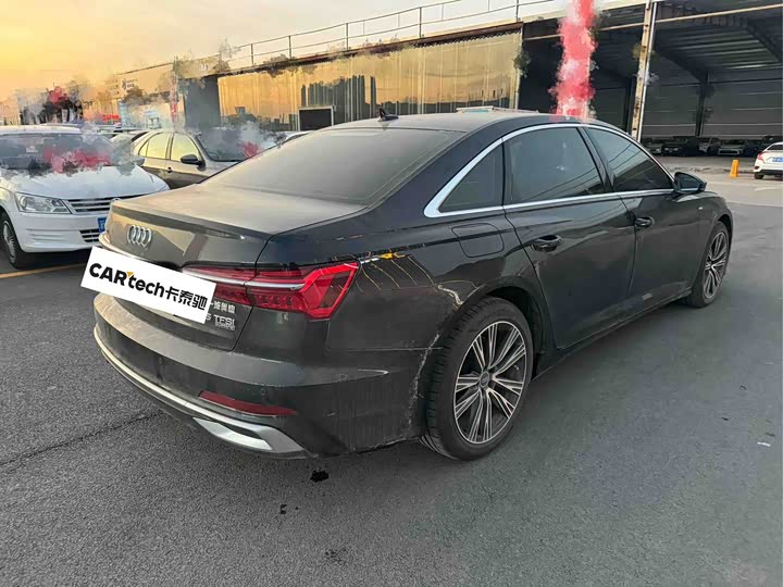 Фото 4 - Audi A6L