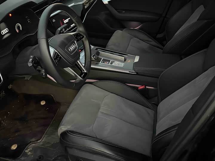 Фото 6 - Audi A6L