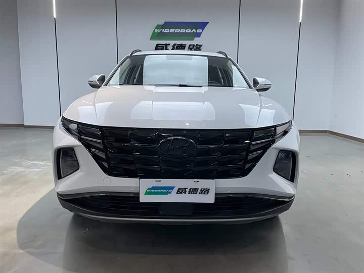 Фото 2 - Hyundai Tucson L