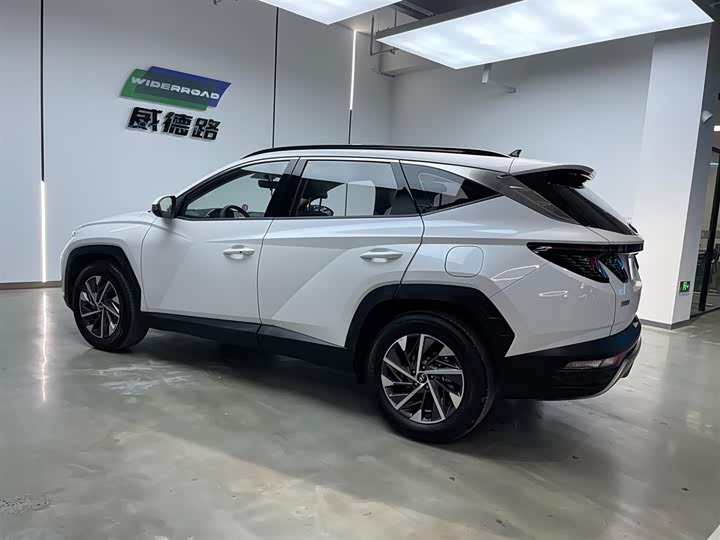 Фото 6 - Hyundai Tucson L