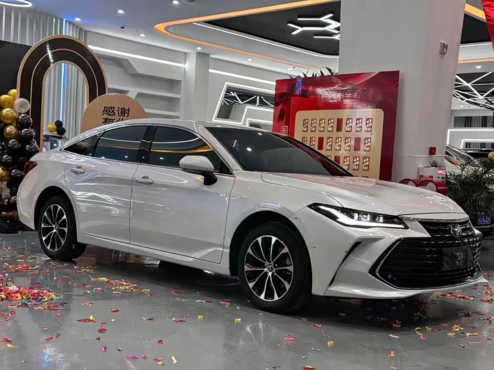 Фото 3 - Toyota Avalon