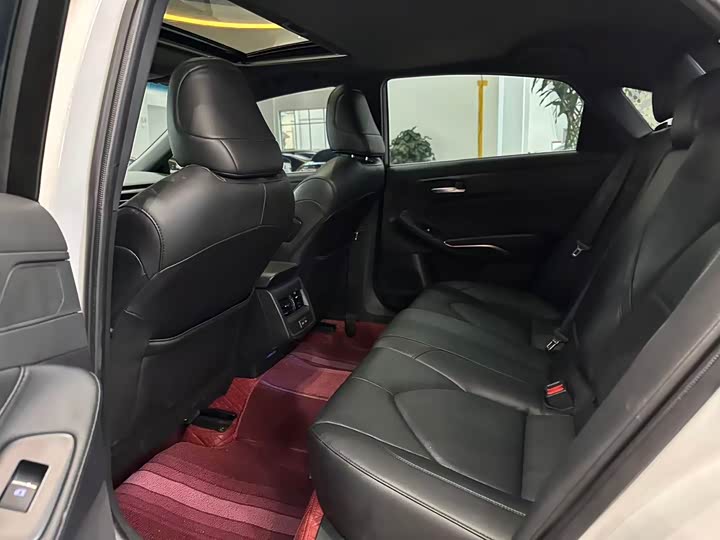 Фото 6 - Toyota Avalon