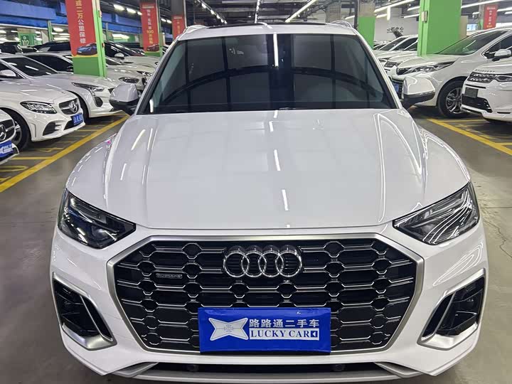 Фото 2 - Audi Q5L