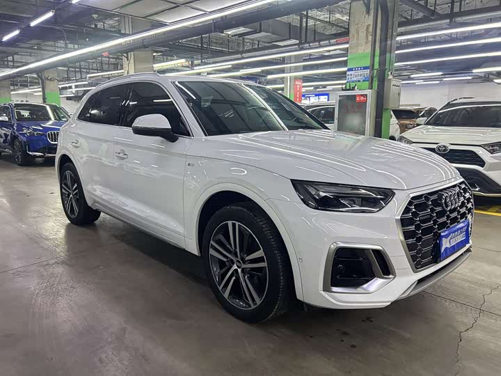 Фото 3 - Audi Q5L