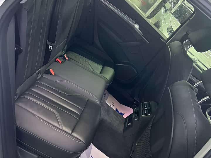 Фото 9 - Audi Q5L