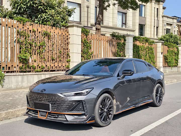 Фото 1 - Changan UNI-V