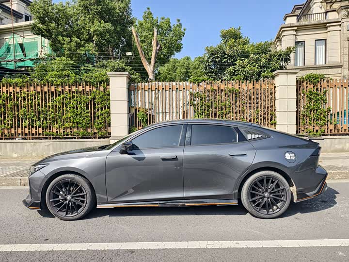 Фото 4 - Changan UNI-V