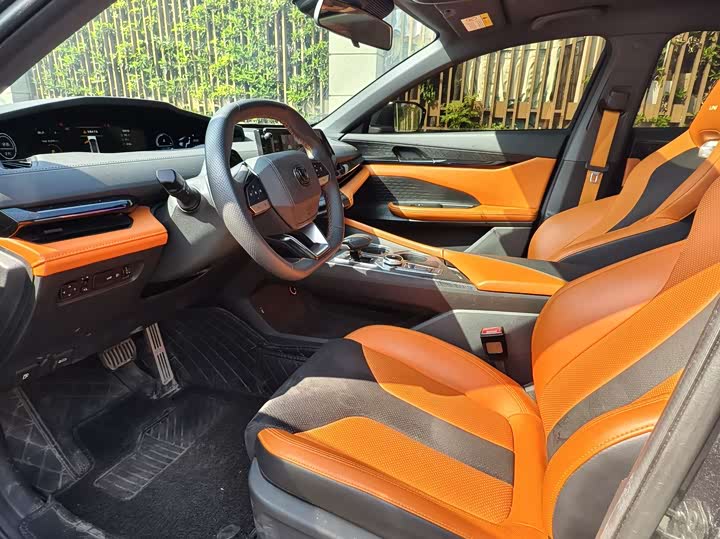 Фото 9 - Changan UNI-V