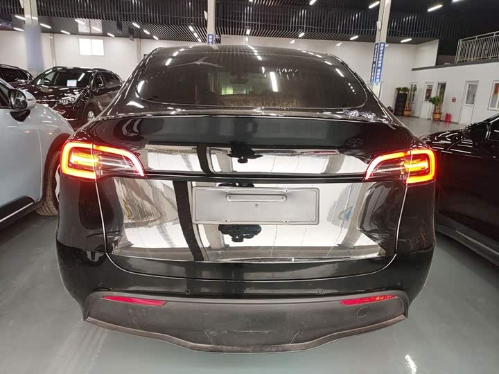 Фото 6 - Tesla Model Y