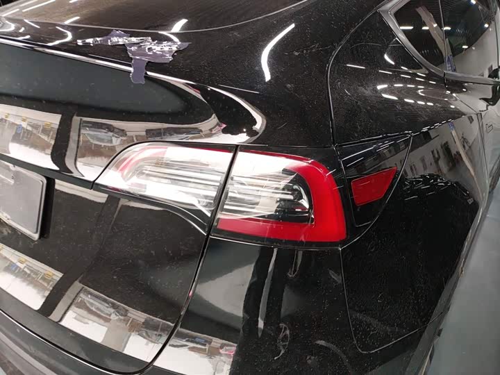 Фото 8 - Tesla Model Y