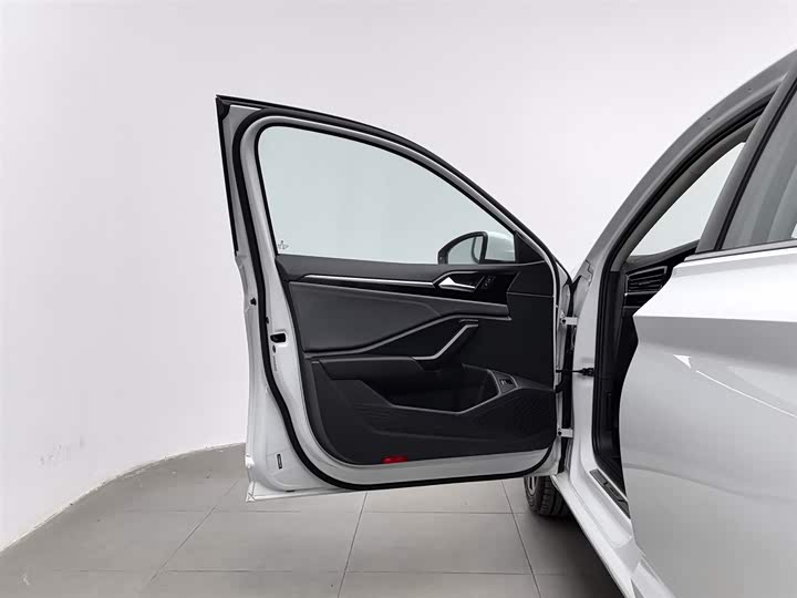 Фото 8 - Volkswagen Sagitar L