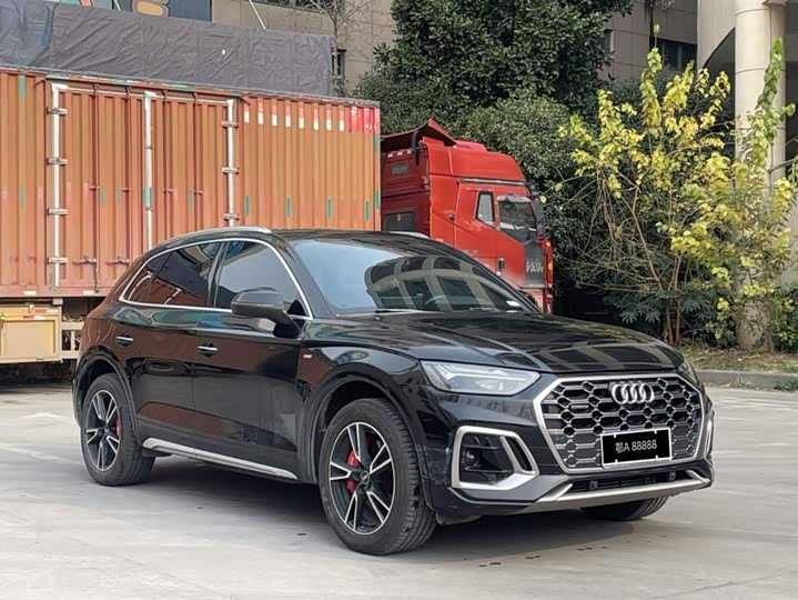 Фото 3 - Audi Q5L