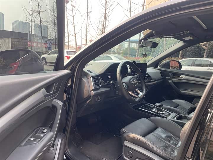 Фото 4 - Audi Q5L