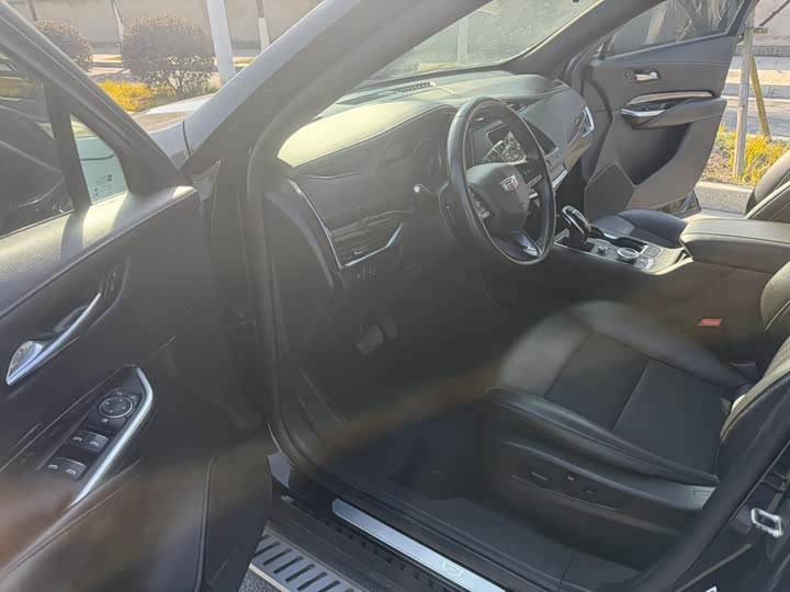 Фото 5 - Cadillac XT4