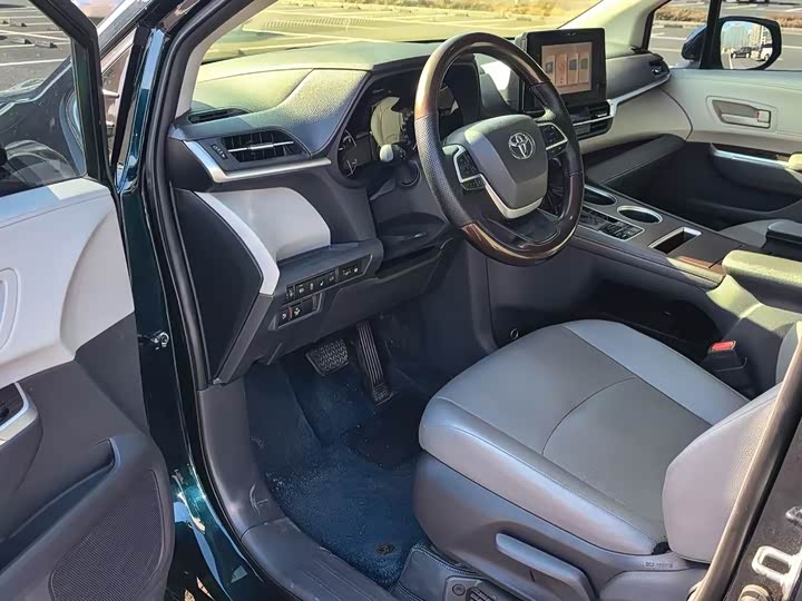 Фото 7 - Toyota Granvia