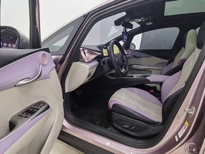 Фото 9 - BYD Dolphin