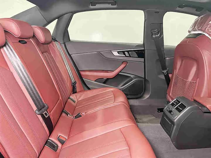 Фото 7 - Audi A4L