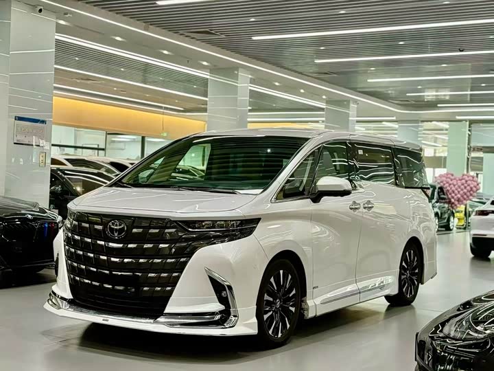 Фото 1 - Toyota Alphard