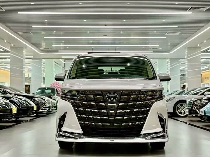 Фото 2 - Toyota Alphard