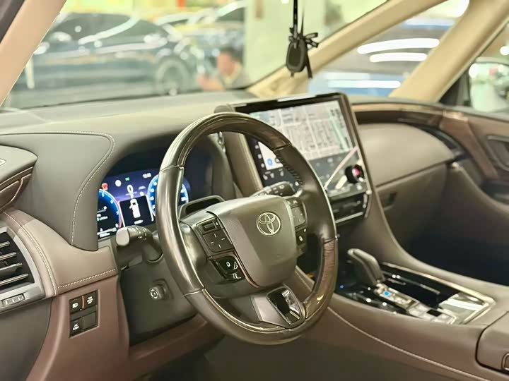 Фото 5 - Toyota Alphard