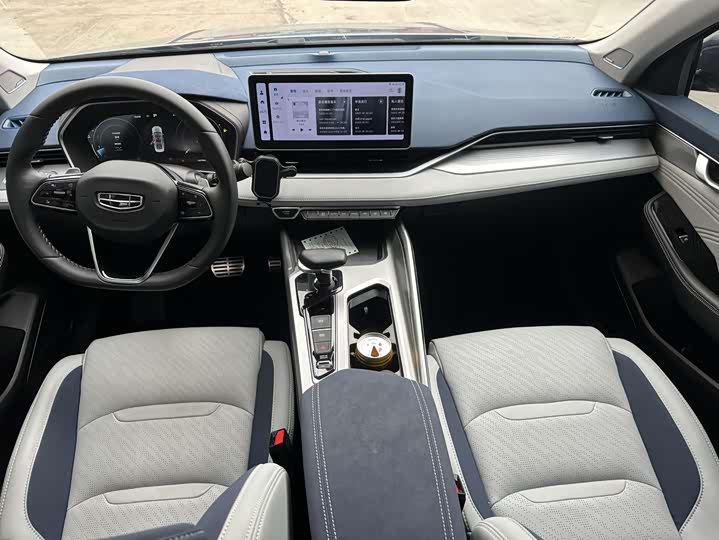 Фото 6 - Geely Preface