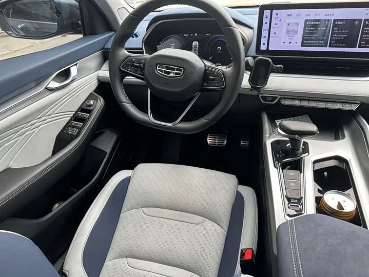 Фото 8 - Geely Preface