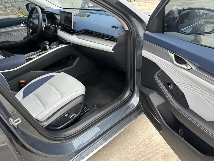 Фото 9 - Geely Preface