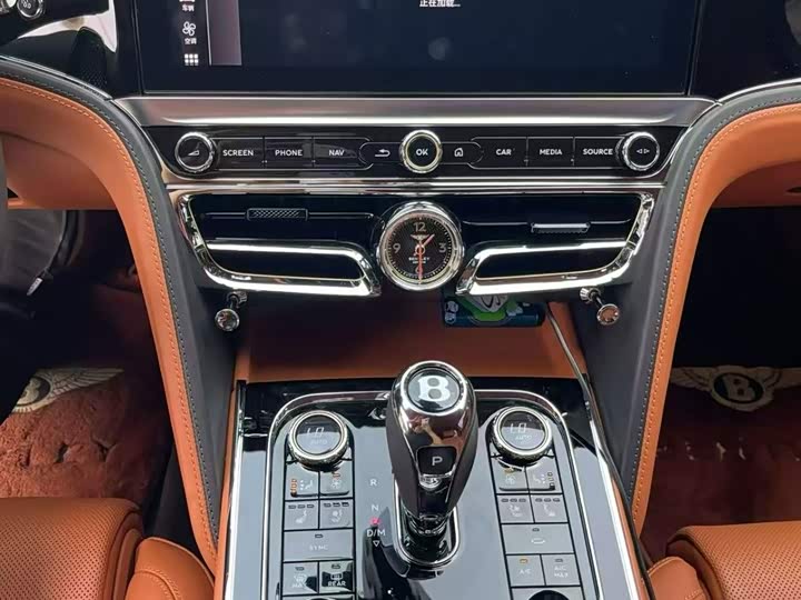 Фото 5 - Bentley Flying Spur