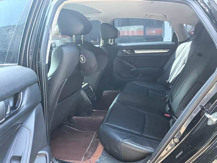 Фото 4 - Honda Accord