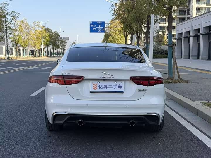 Фото 5 - Jaguar XE L