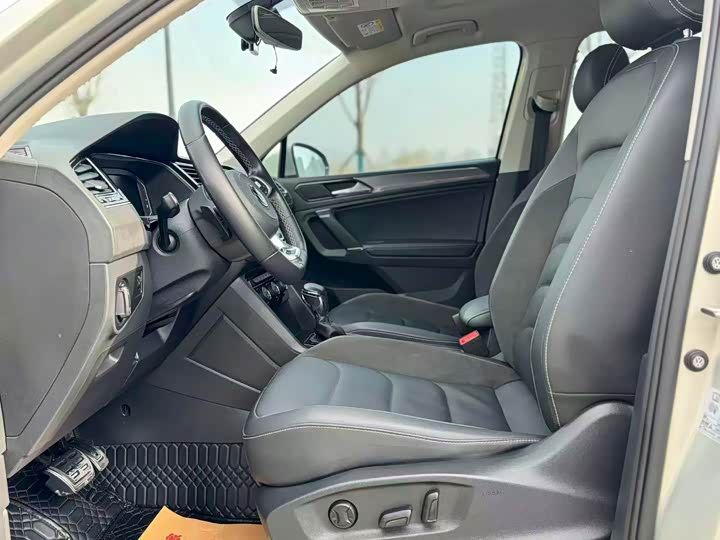 Фото 4 - Volkswagen Tiguan L Pro