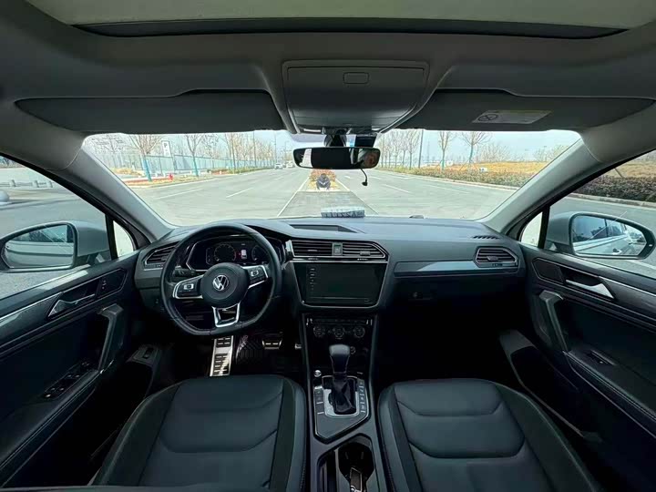 Фото 6 - Volkswagen Tiguan L Pro