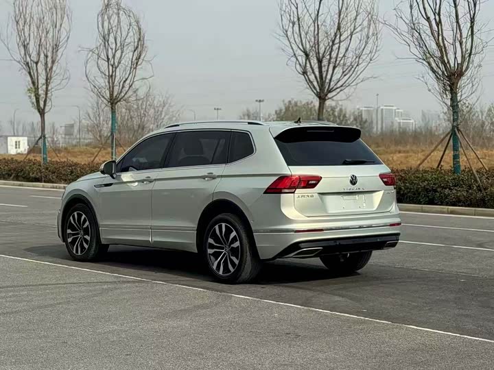 Фото 7 - Volkswagen Tiguan L Pro