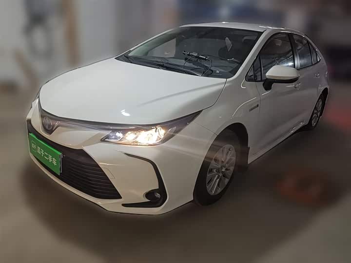 Фото 2 - Toyota Corolla