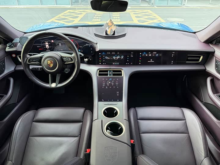 Фото 9 - Porsche Taycan