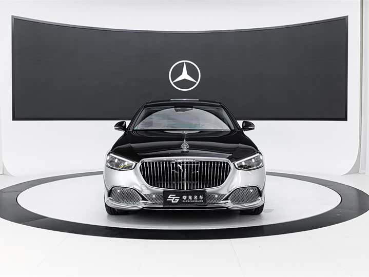 Фото 2 - Mercedes-Benz Maybach S-Class