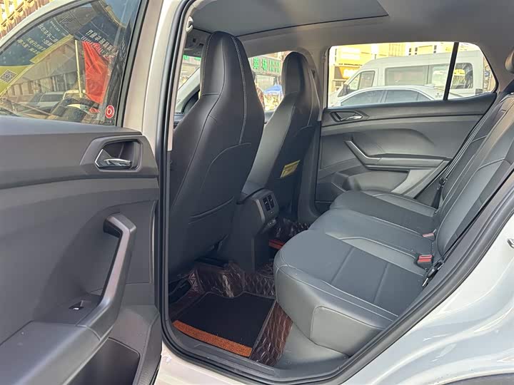 Фото 9 - Volkswagen T-Cross