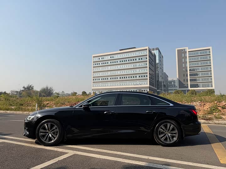 Фото 2 - Audi A6L