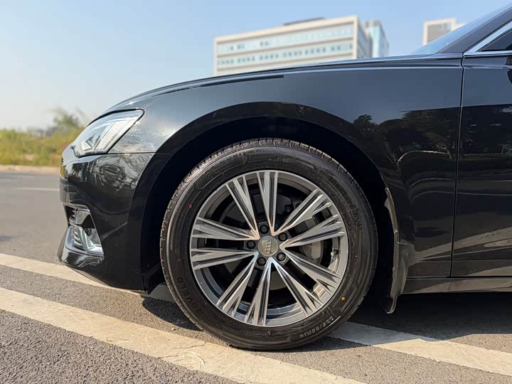 Фото 3 - Audi A6L