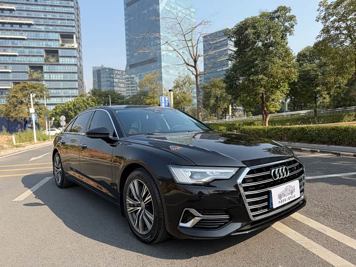 Фото 6 - Audi A6L