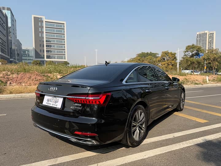 Фото 8 - Audi A6L