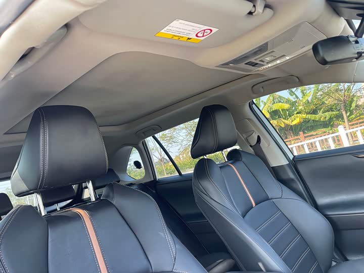 Фото 9 - Toyota Wildlander