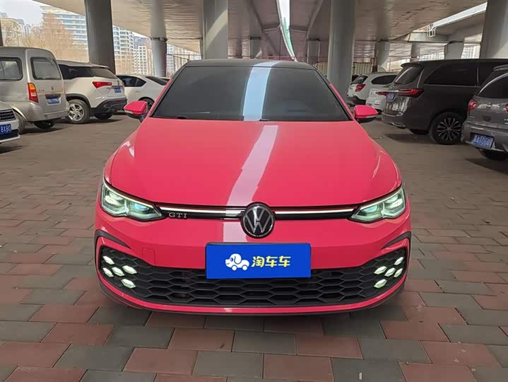 Фото 2 - Volkswagen Golf GTI