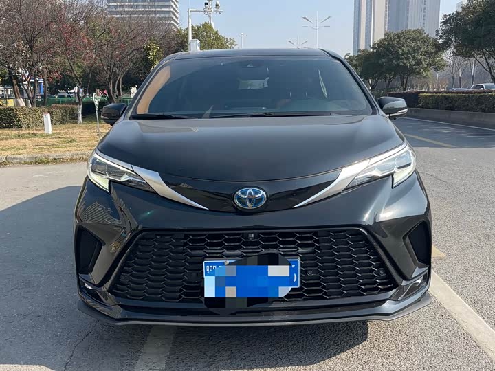 Фото 2 - Toyota Sienna