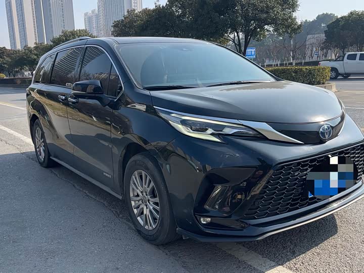 Фото 3 - Toyota Sienna