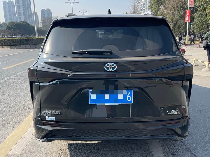 Фото 5 - Toyota Sienna