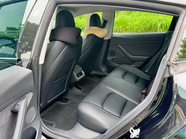 Фото 4 - Tesla Model 3