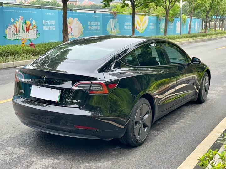 Фото 7 - Tesla Model 3