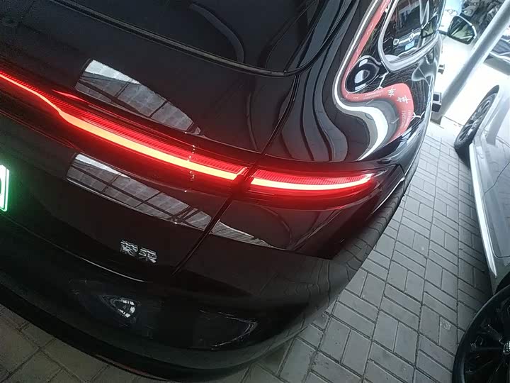 Фото 8 - Nio ET5T